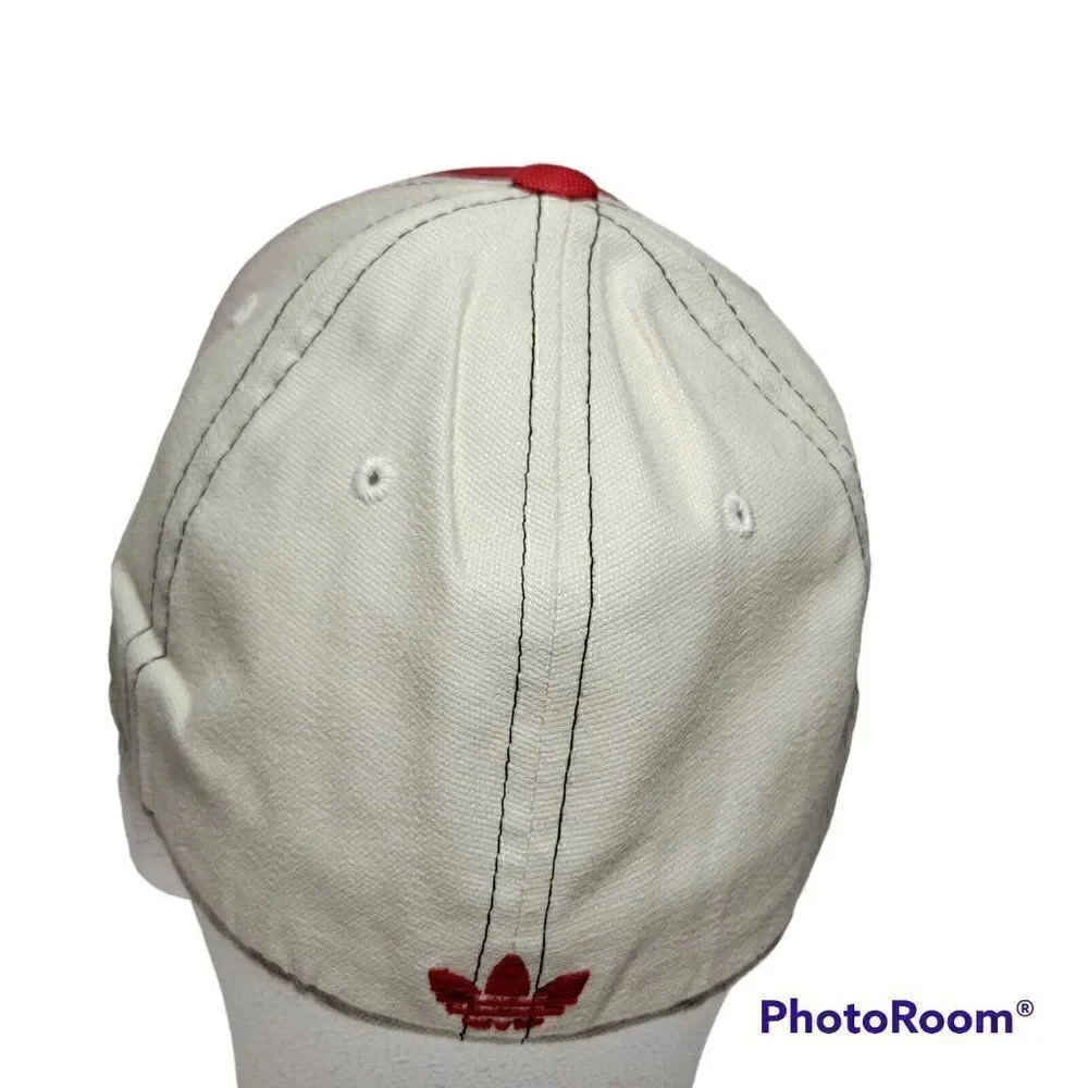 Adidas Wisconsin Badgers Hat Mens S/M‎